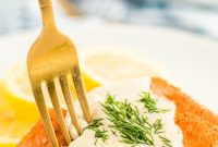 Mouthwatering Keto Salmon with Creamy Lemon Dill Sauce
