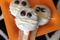 Halloween Mummy Oreos