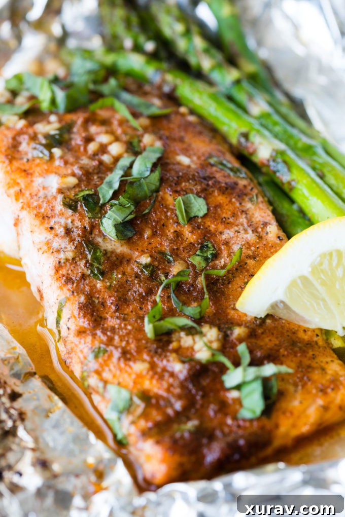 Lemon Basil Salmon and Asparagus Foil Packets - Delicious & Easy Weeknight Meal