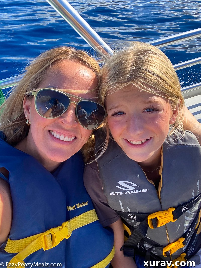 Snorkeling in Hawaii - Clear water with fish